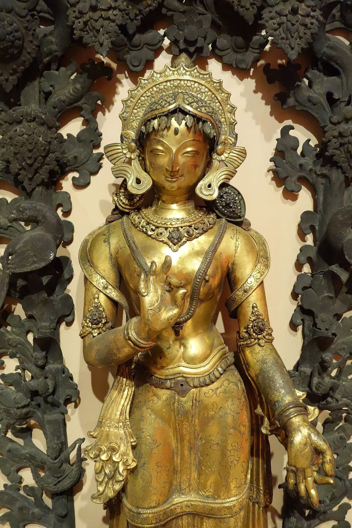 Tara, view 2, Nepal, 17th or 18th century, gilt copper - Berkeley Art Museum and Pacific Film Archive - DSC04133